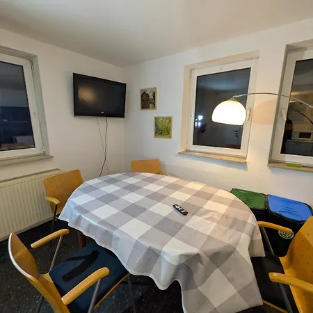 Monteurswohnung Kiwi Parkplatz Kueche 1- 4 Personen Eg Modern