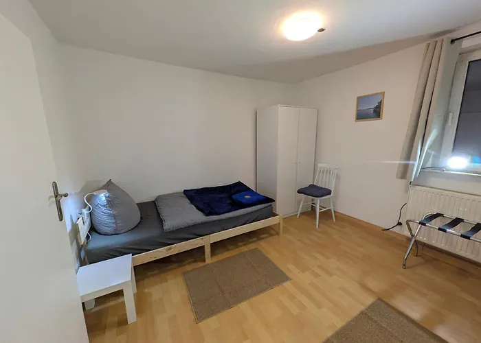 Апартаменты Monteurswohnung Kiwi Parkplatz Kueche 1- 4 Personen Eg Modern